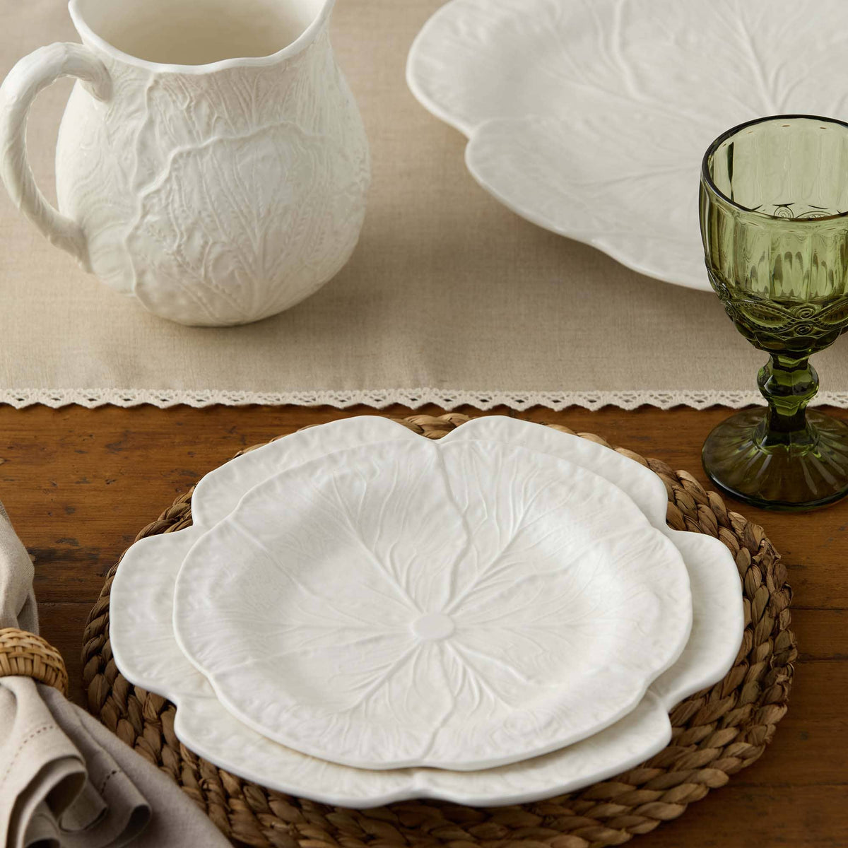 Le Jardin White Cabbage 3-D Salad Plate 9 in